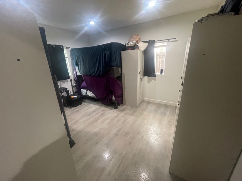 Building Photo - 866 N Edgemont St