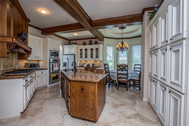 Building Photo - 25219 Hideaway Run Dr