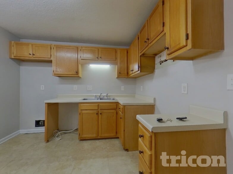 Building Photo - 41 Collins Way