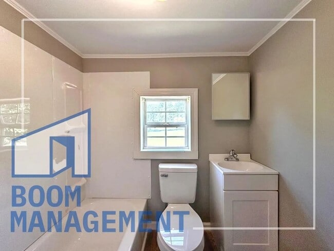 Building Photo - 1867 Warrenton Rd