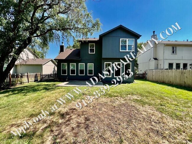 Building Photo - Updated 4 Bed 2.5 Bath in Olathe-Available...