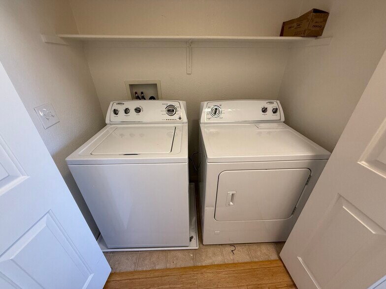 Building Photo - 10187 Sunshine Village Pl