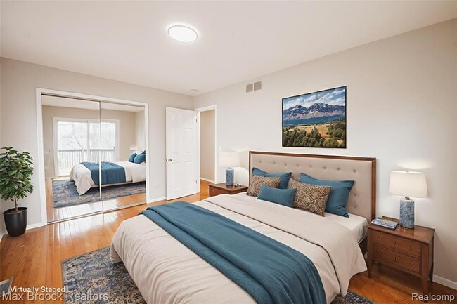 Building Photo - 5528 Sunnycrest Dr