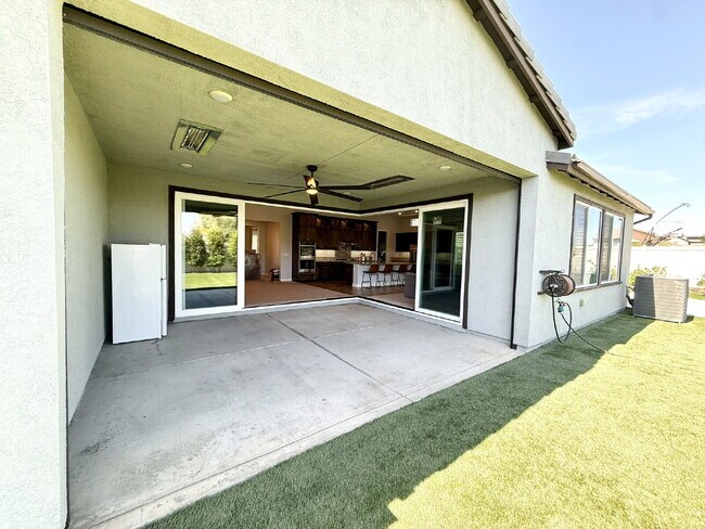 Building Photo - STUNNING 4BD/3BA HOME FOR RENT - SOLAR + EV CHARGING - MENIFEE CA 92584