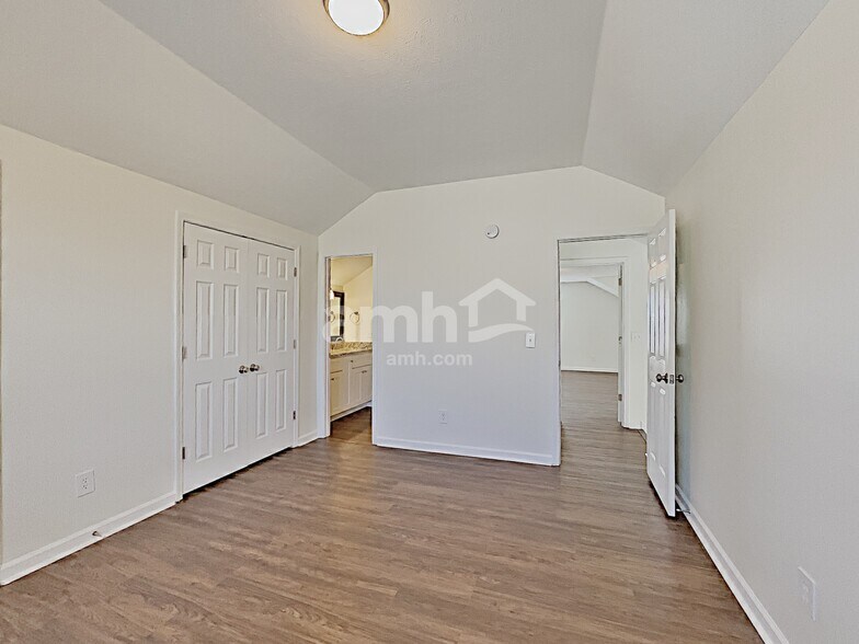 Building Photo - 626 Mable Dr