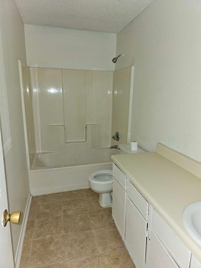 Building Photo - 3404 Burton Ave