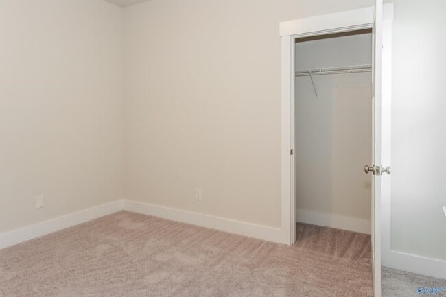 Building Photo - 14705 Greenleaf Dr