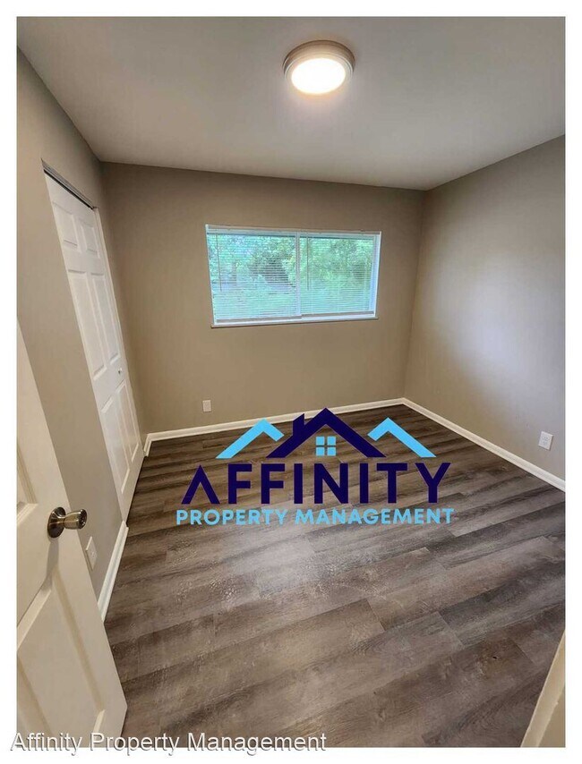 Building Photo - 4 br, 1.5 bath House - 835 Green Oak Ter