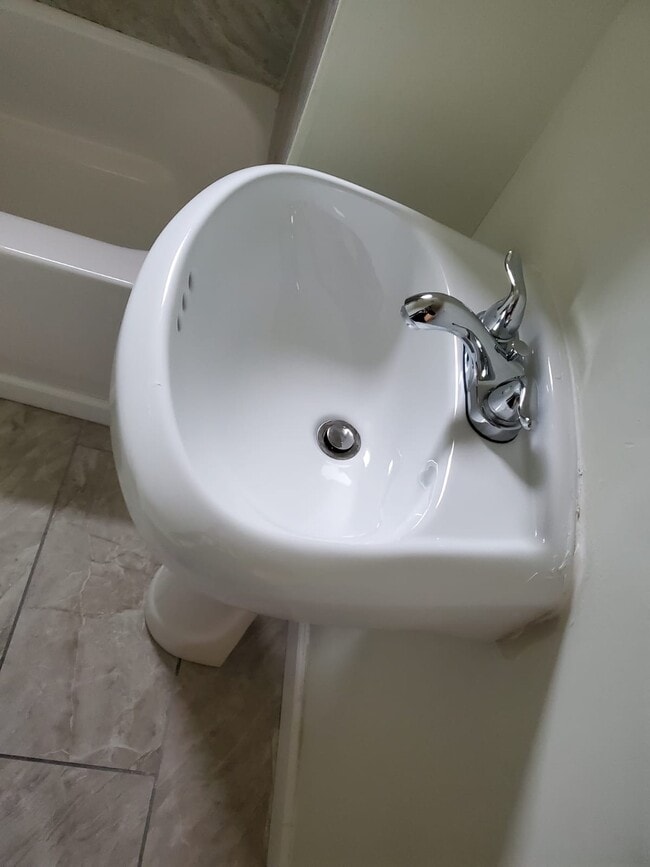 Building Photo - 5749 E Wister St