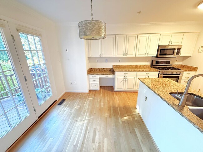 Building Photo - 10130 Treble Ct