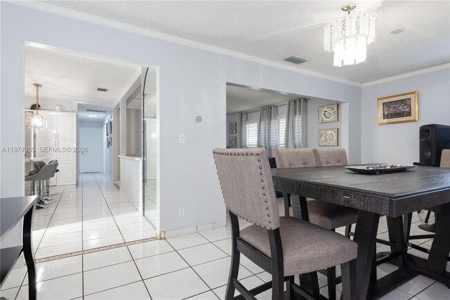 Building Photo - 5640 Hayes St