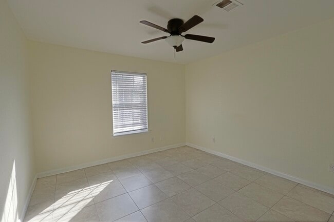 Building Photo - 3408 Green Briar Cir