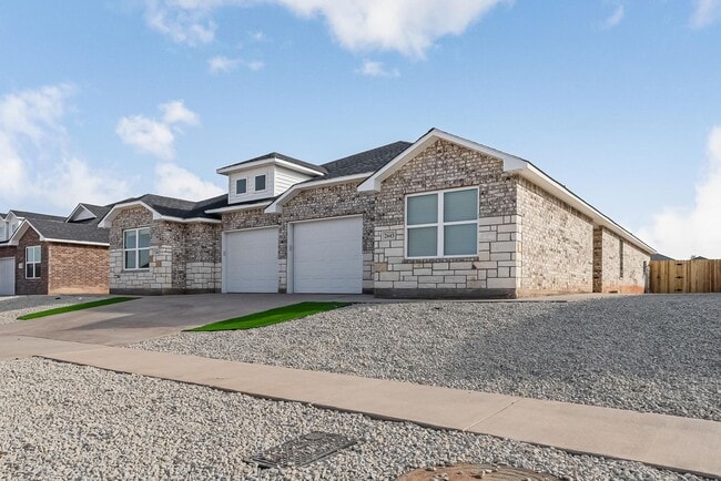 Primary Photo - Spacious Style in Ratliff Ridge | 3 Bed, 2...