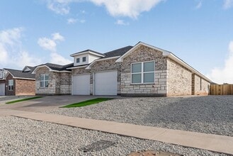 Building Photo - Spacious Style in Ratliff Ridge | 3 Bed, 2...