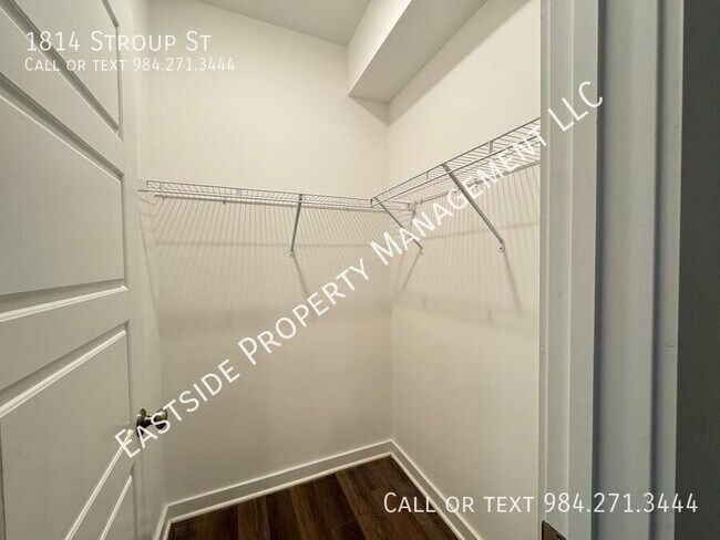 Building Photo - 1814 Stroup St