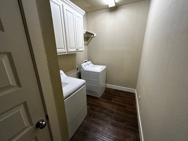 Building Photo - Napa Cottages