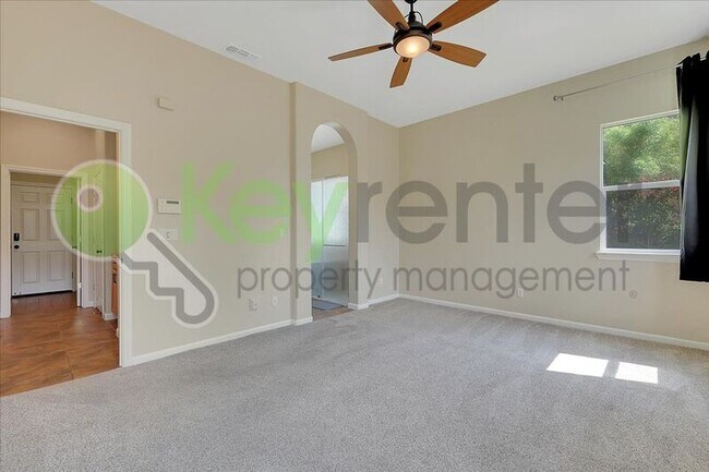 Building Photo - 9448 Syrah Ct