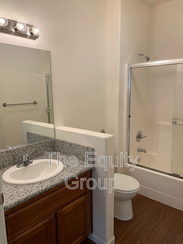 Building Photo - 3344 Villa St