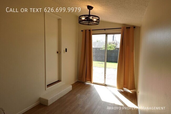 Building Photo - 1755 Paloma St