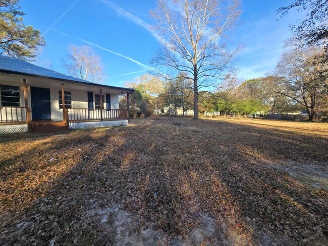 Building Photo - 2165 Rosebud Rd