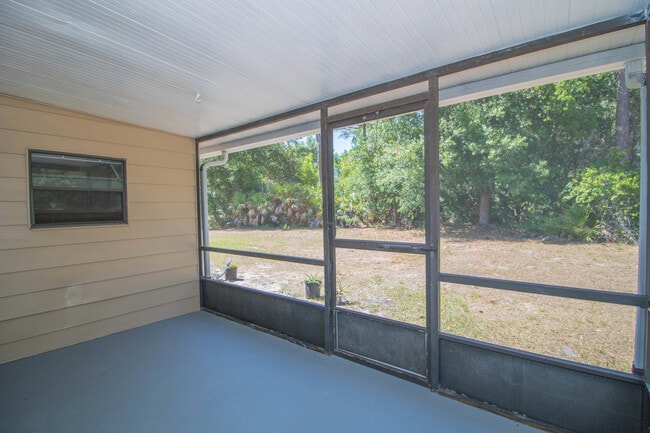 Building Photo - 588 Imperial Pl