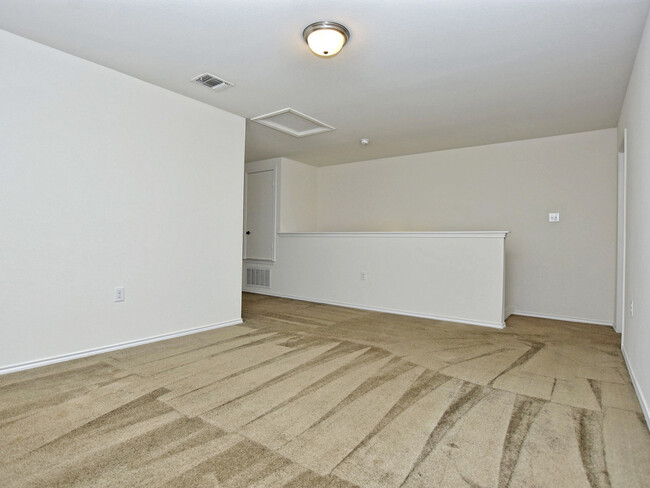 Building Photo - Inviting two story home in Berdoll Farms.