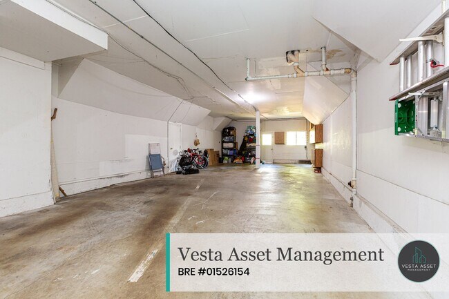 Building Photo - 1464 Grove St