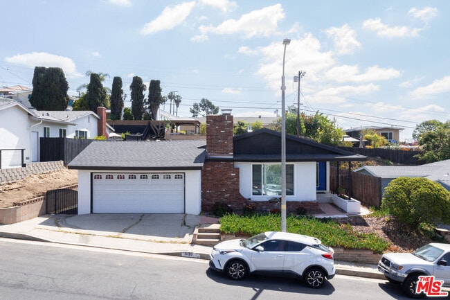 Building Photo - 1020 Larker Ave