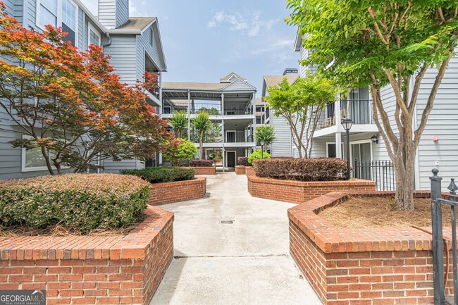 Building Photo - 547 Granville Ct