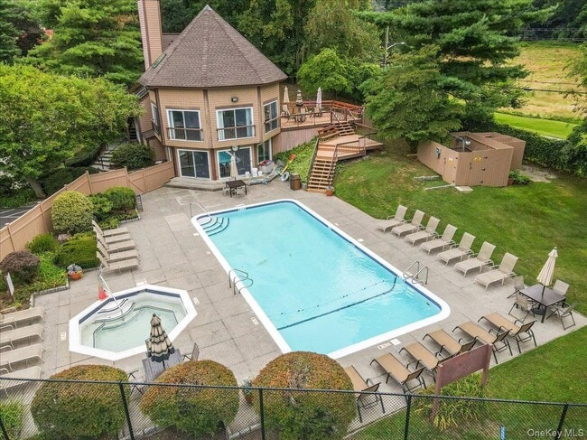 Building Photo - 811 Eagle Bay Dr