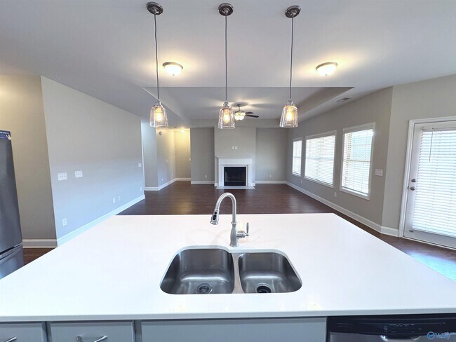 Building Photo - 120 James Parcus Cir