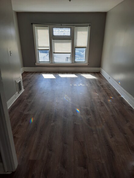 Living Room - 257 W Utica St