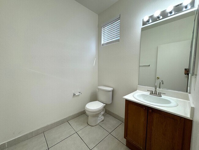 Building Photo - 6839 Scarlet Flax St