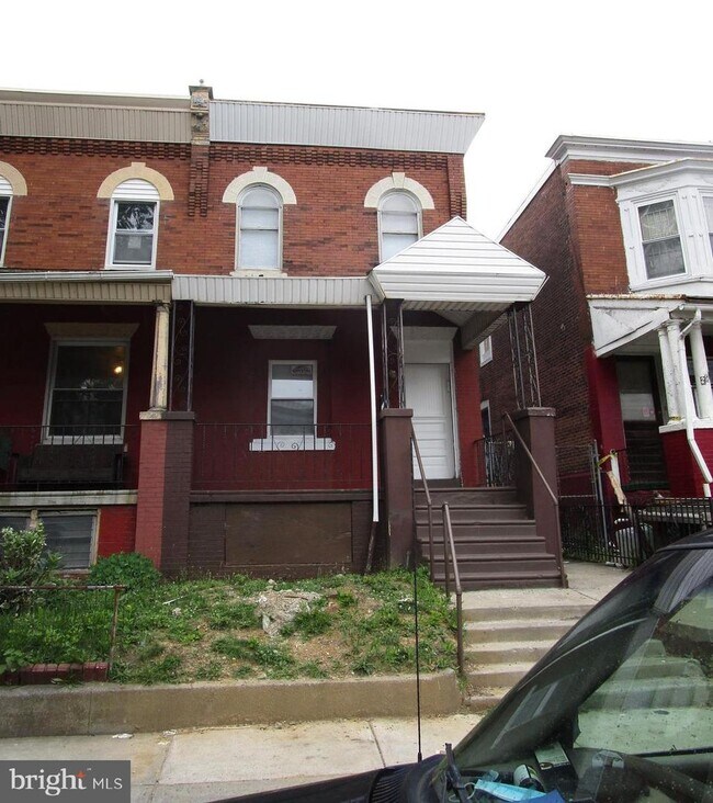 Building Photo - 250 N 52nd St