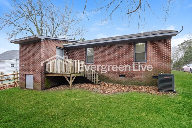 Building Photo - 808 Gordon St