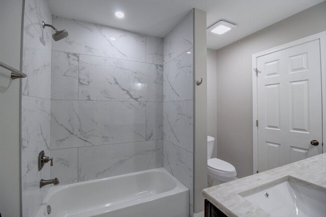 Building Photo - 14257 S Monticello Cir