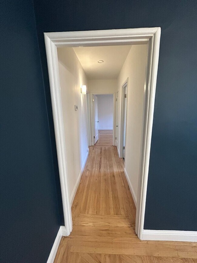 Building Photo - Gorgeous San Leandro Bungalow!