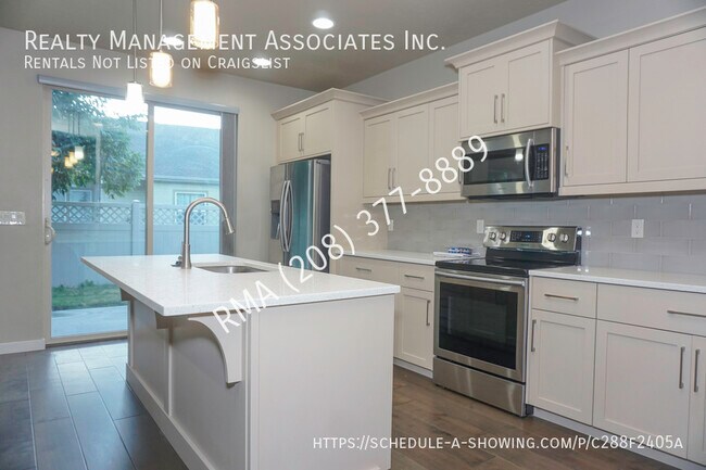 Building Photo - 5074 N Cortona Way