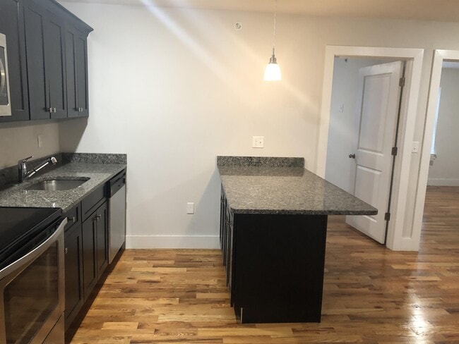 Building Photo - 134-142 Sussex Ave