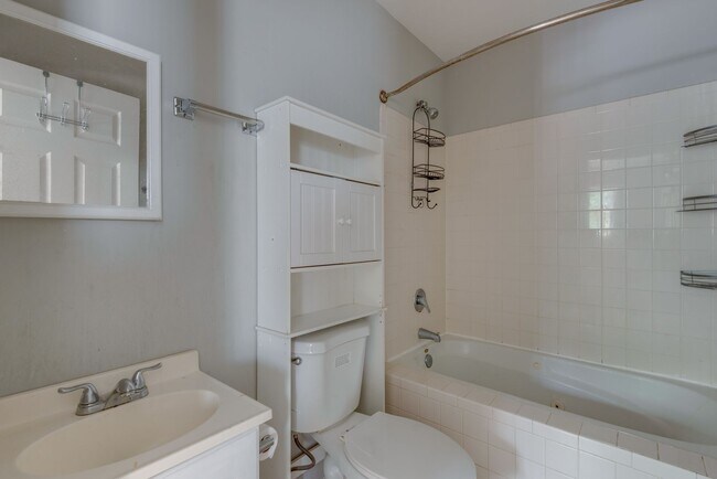Building Photo - Charming 4BR/2BA Home in South Nashville –...