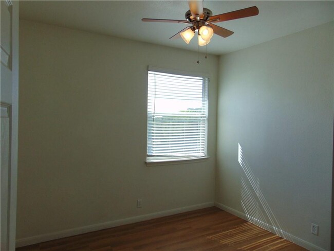 Building Photo - 2513 ALLRED -A Dr