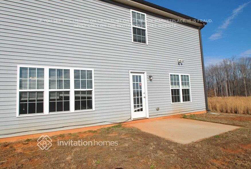 Building Photo - 4104 Vershire Ave