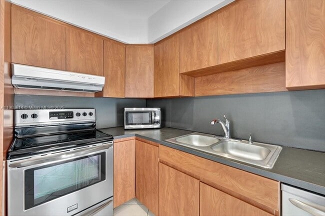 Building Photo - 349 Santander Ave