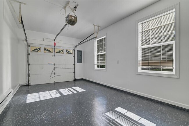 Building Photo - 198 White Pine Trl