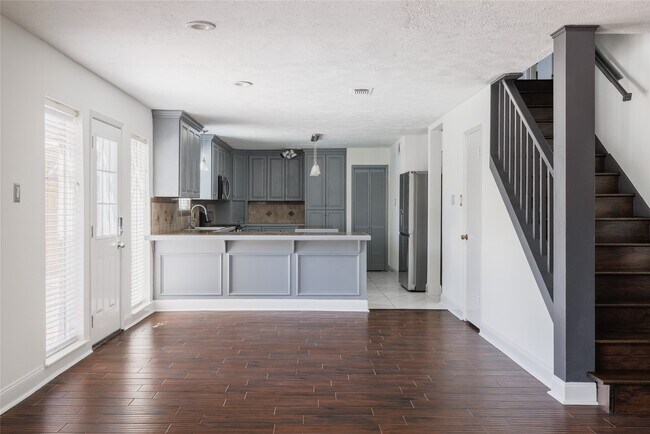 Building Photo - 1210 Westgreen Blvd