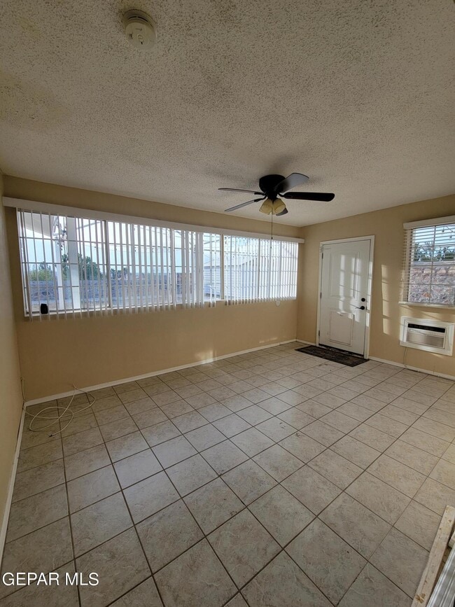 Building Photo - 305 Garden Grove Ln