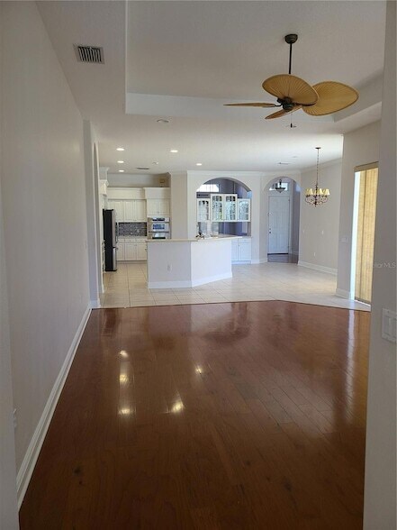 Building Photo - 9996 Cherry Hills Ave Cir