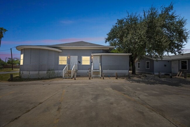Building Photo - 2 Bedroom Apt in Brownsville, TX