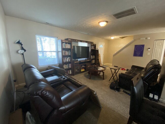 Building Photo - 5218 Malik Dr