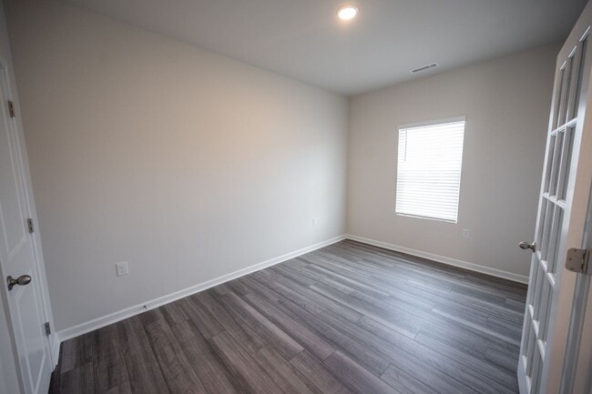 Building Photo - Graham New Home Rental / Open Layout, Home...